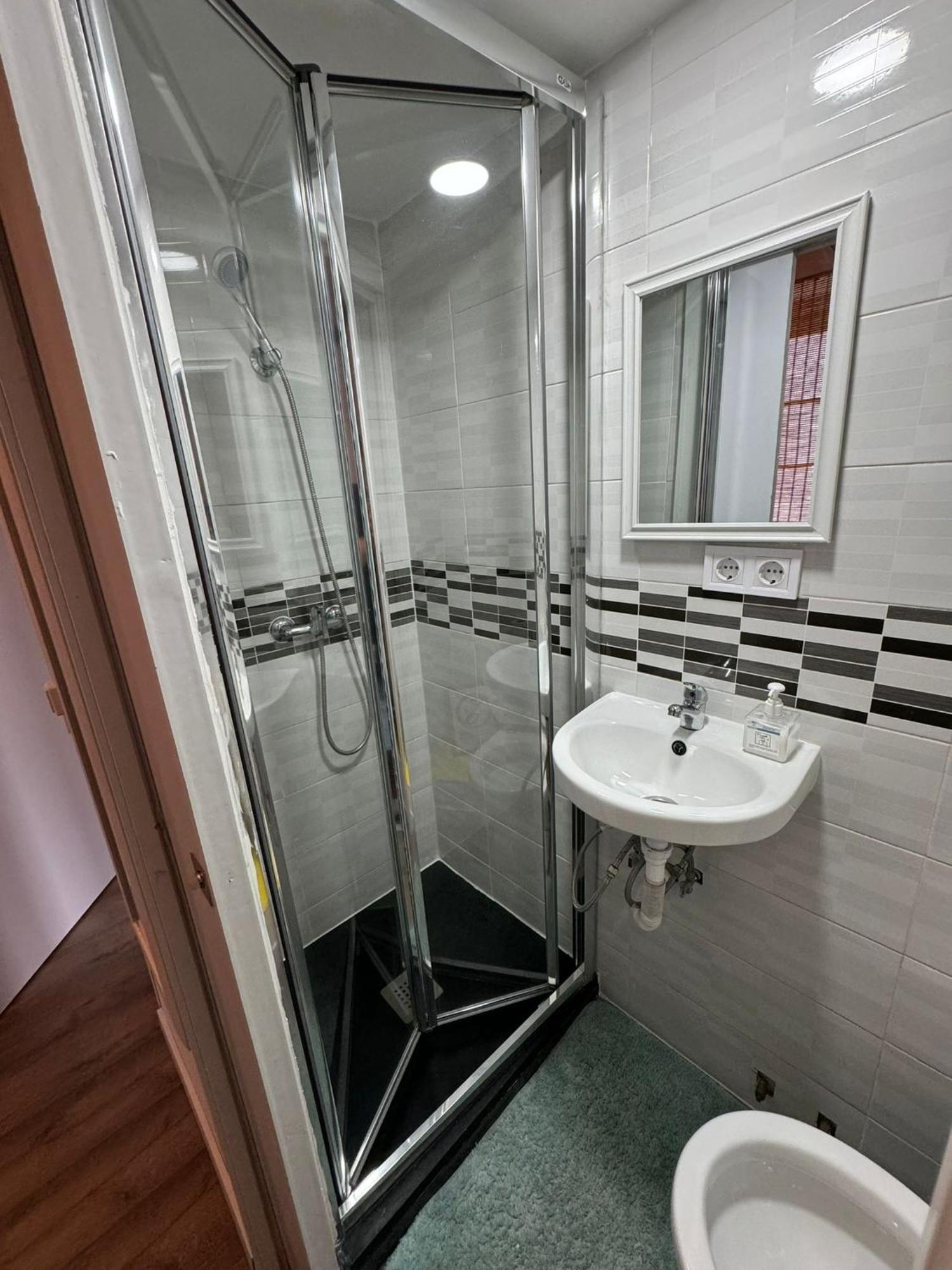Alanta Apartments Madrid Luaran gambar
